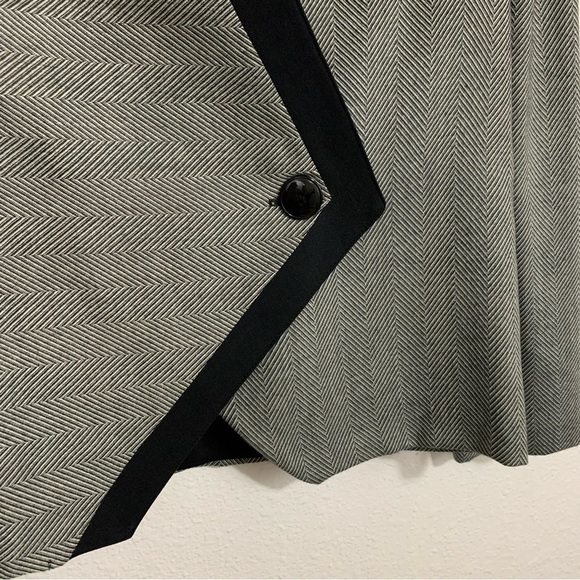 Vintage 1980s Black White Asymmetrical Single Button Blazer Jacket Size 7 - Picture 3 of 8